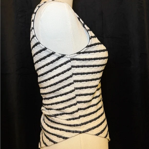 NWT - American Threads Women’s Sleeveless Top. Black/White Stripe. Size S - Picture 4 of 6